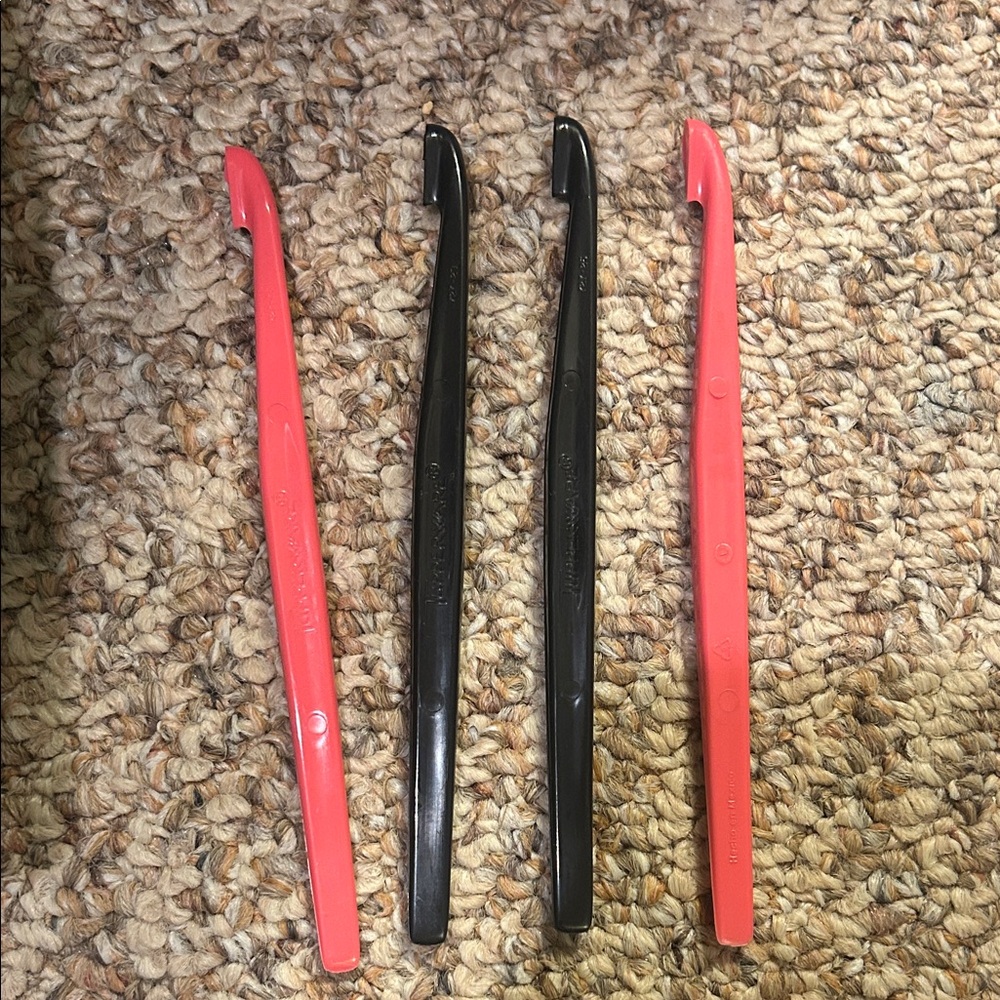 Tupperware Set/4 orange peelers